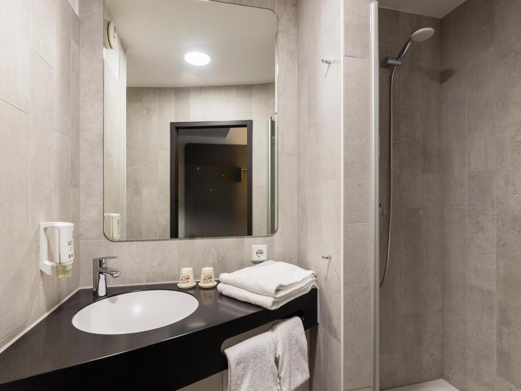B&B Hotel Duesseldorf City-Sued Εξωτερικό φωτογραφία